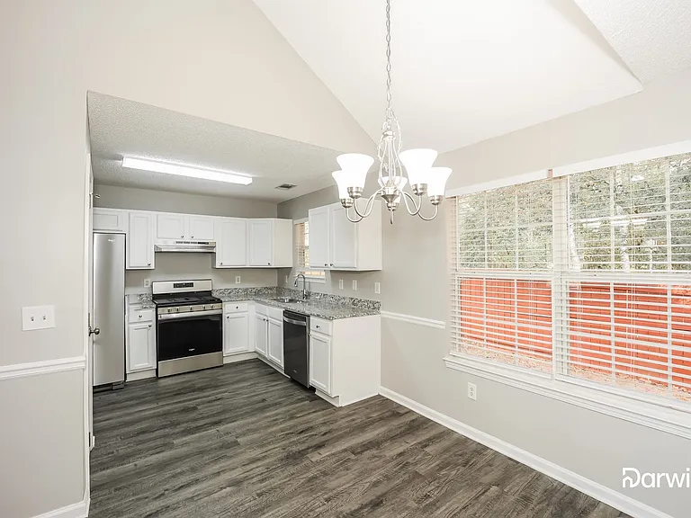 5647 Sapphire Cir — Photo 3