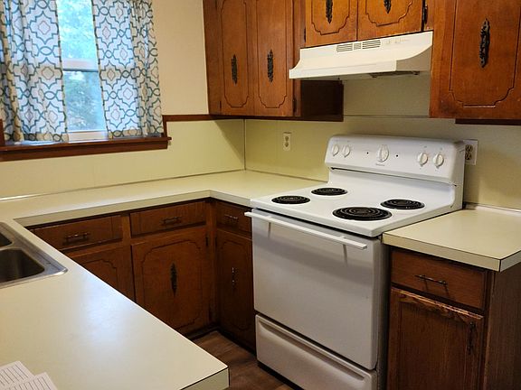 4th image of 311 Sierra Madre Dr APT A