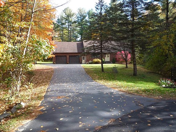 2nd image of 43 Huckle Hill Ln