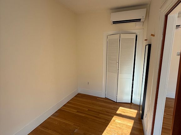 3rd image of 79 Charles St APT 4F