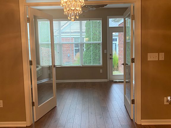 4th image of 4723 Clubpark Dr
