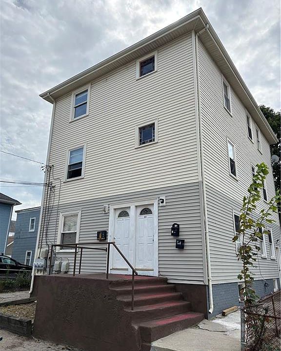1st image of 25 Fern St
