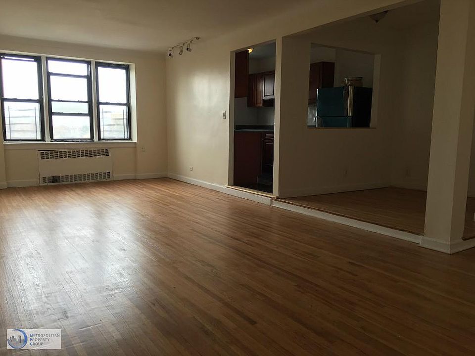 1st image of 14350 Hoover Ave #420