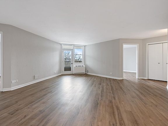 3rd image of 1 Renaissance Pl Unit 409