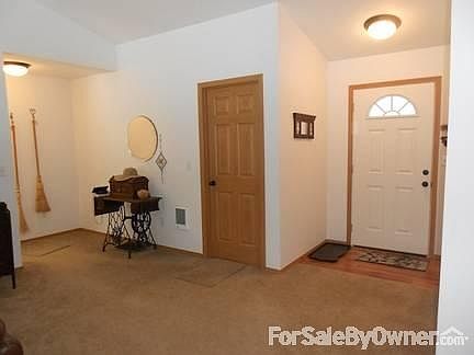 Entry hall
						:
						Entry hall is roomy and inviting