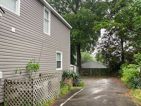 4th image of 913 Hamilton Ave #B