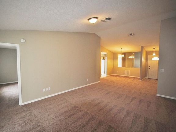 4th image of 1067 Covington St