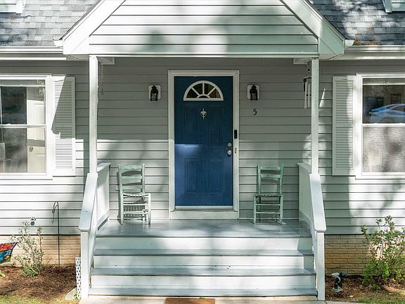 2nd image of 5 Iroquois Way