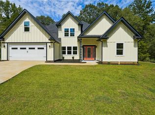 571 Babbs Mill Rd, Hampton, GA 30228