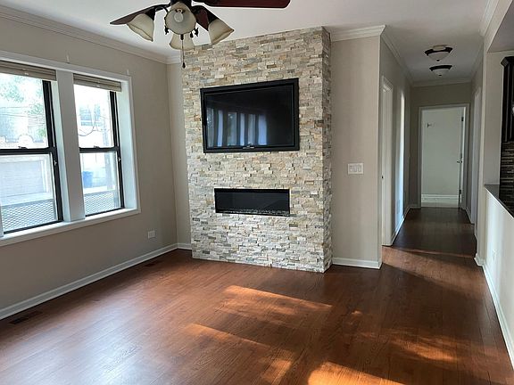 4th image of 5107 N Washtenaw Ave #1S