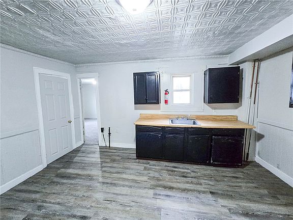 4th image of 41 Woodward St