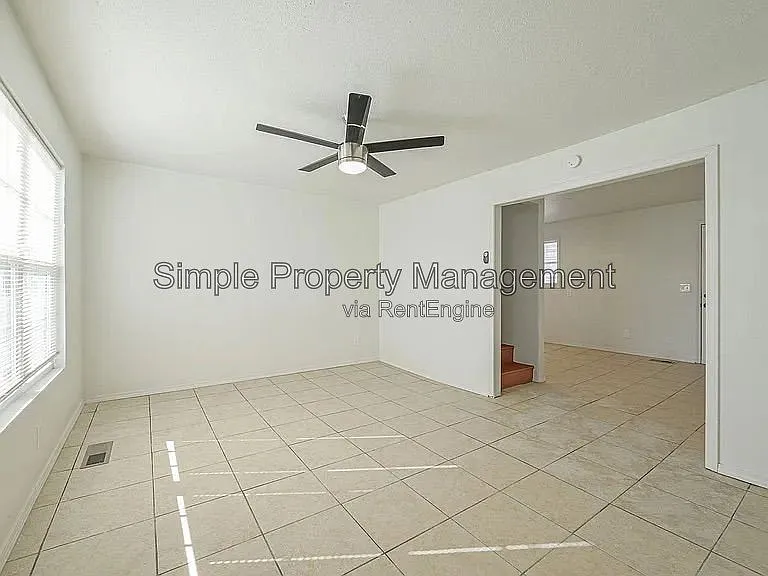 4 bed, 1.0 bath, 1110 sqft, $1,250 — Photo 4