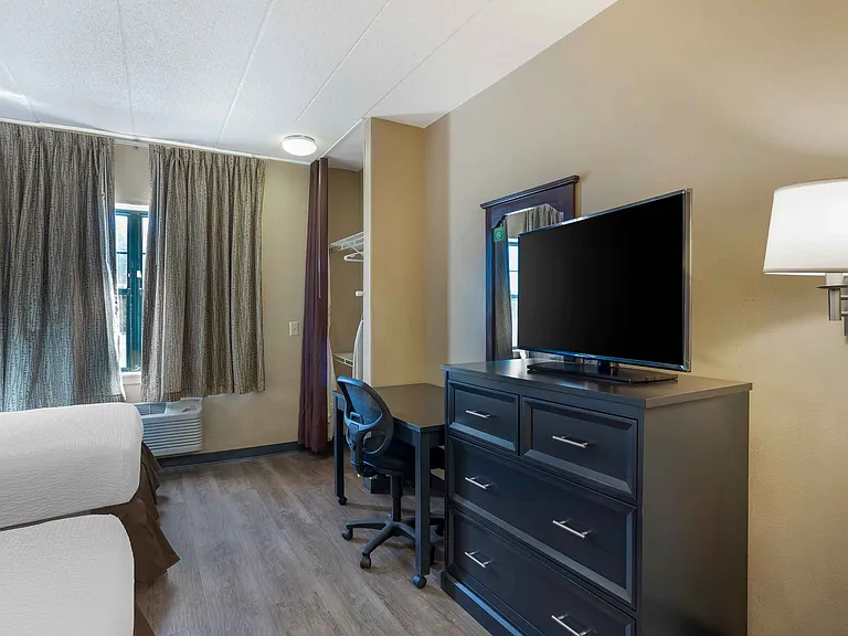 Studio Suite - 2 Full Beds