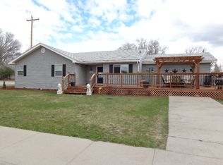 282 N Iowa Ave, Guernsey, WY 82214