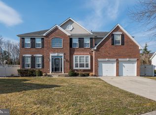 7 Lansbury Cir, Hainesport, NJ 08036