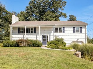 9 Littlebrook Rd, Darien, CT 06820