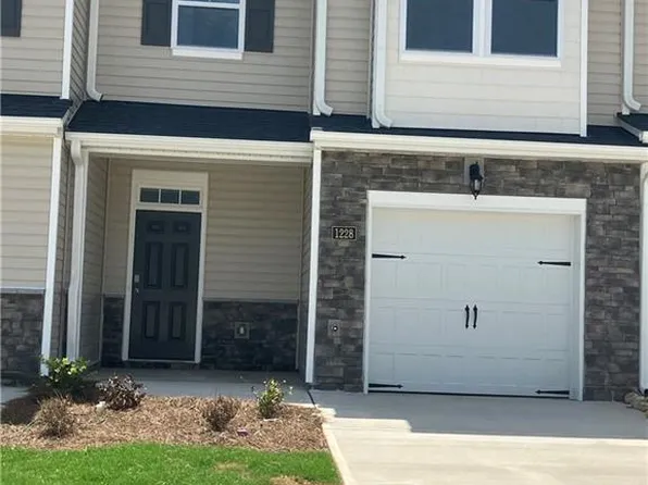 1228 Evelynnview Ln, Kernersville, NC 28284