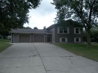 405 Geraldine St, Fairmont, MN 56031