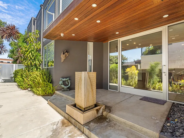 8317 Delgany Ave — Photo 32