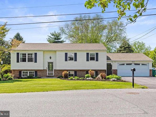 667 Locust St, Hummelstown, PA 17036