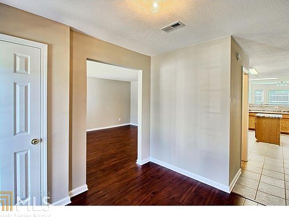 3rd image of 6570 Manor Creek Dr