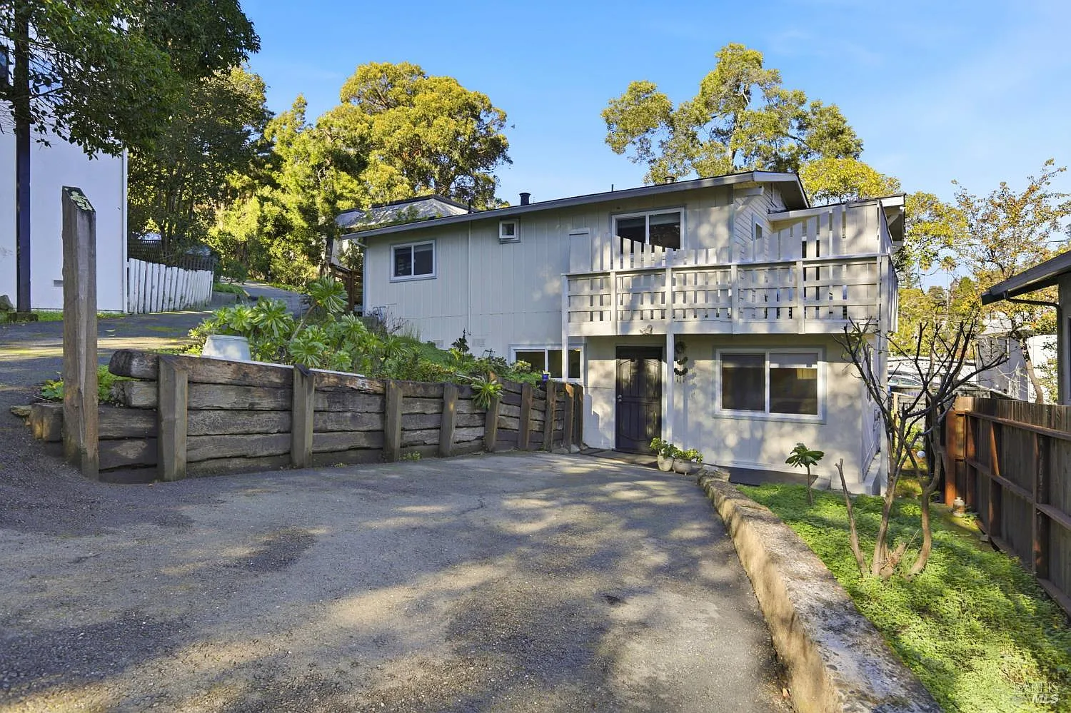 280 Prospect Drive photo 1