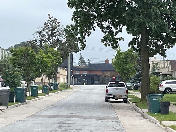 5th image of 4600 Chovin St