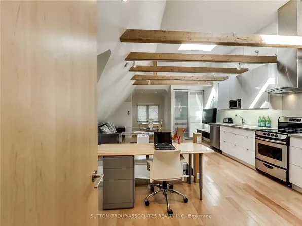 477 Brunswick Ave #3, Toronto, ON M5R 2Z6