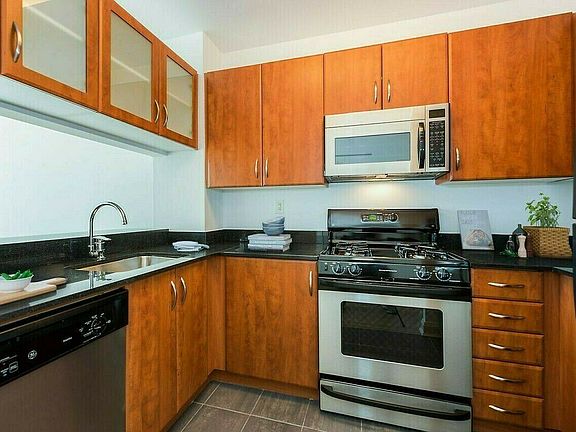 4th image of 222 E 34th St APT 803