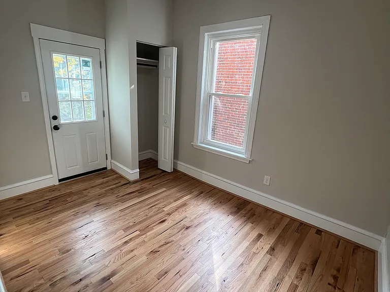 1422 N Van Buren St #2 — Photo 7