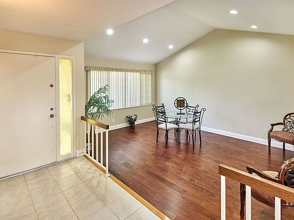 4th image of 4741 Calle De Tosca