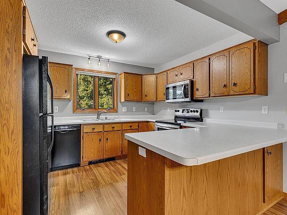 2nd image of 707 Edgewater Dr