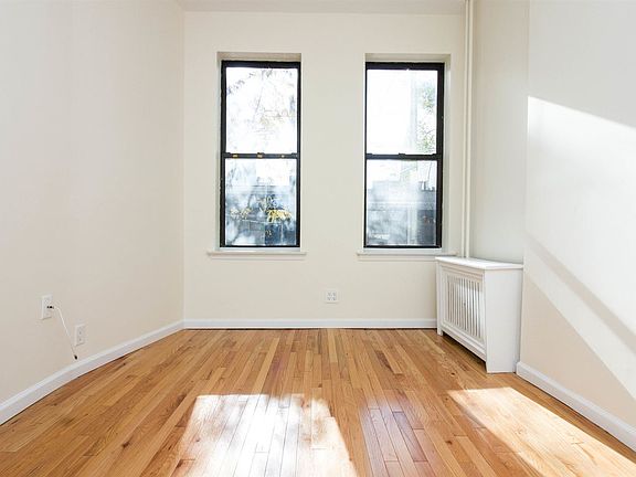 583_Seneca_Ave_1L_(1_of_18)