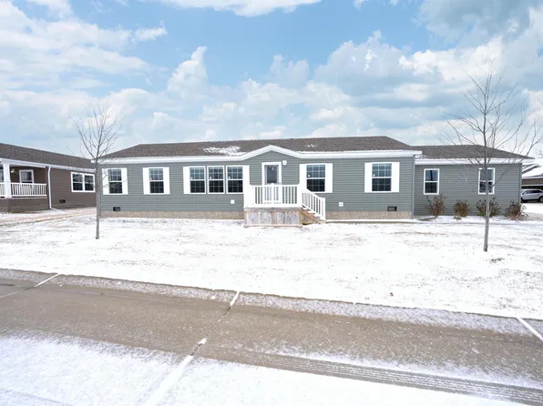 2780 Naples Ct, Lapeer, MI 48446