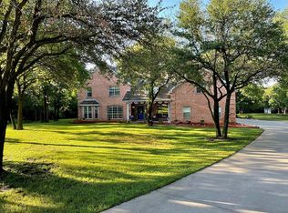 2001 E Oak Shores Dr, Crossroads, TX 76227