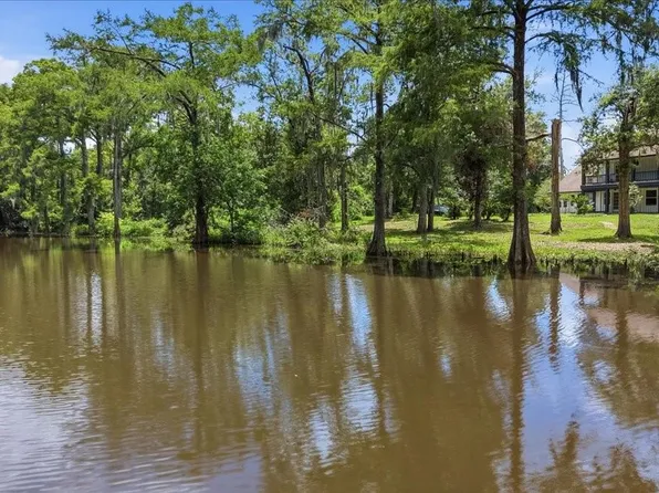 12 Bayou Bnd, Orange, TX 77630