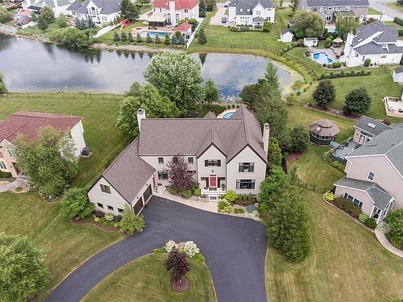 2nd image of 8240 Oakway Ln