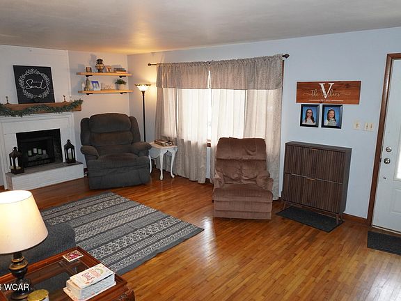 4th image of 2025 Lyn Grove Dr