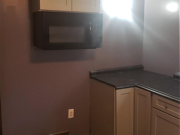4th image of 80 Fisher St