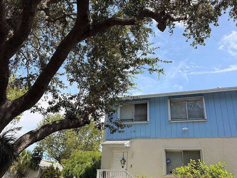 22201 SW 103rd Ave — Photo 1