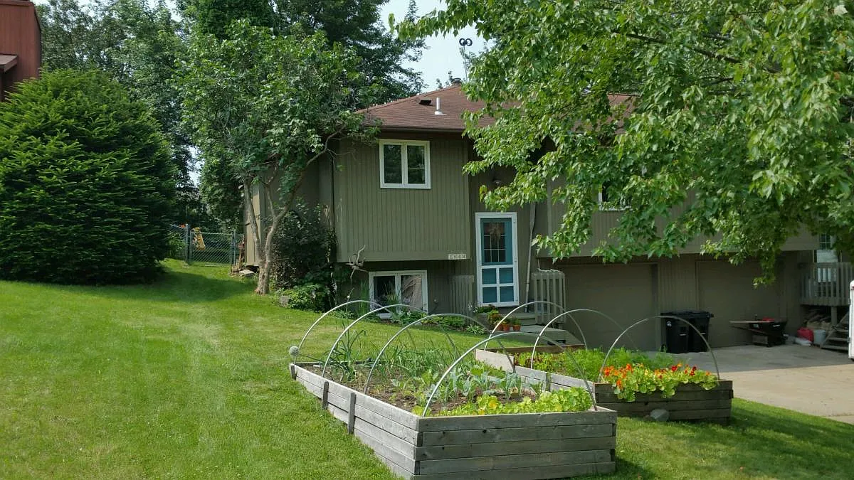 3 bed, 1628 sqft, $1,450 — Photo 1