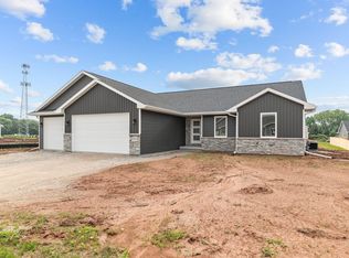 W5758 Cork Ln, Menasha, WI 54952