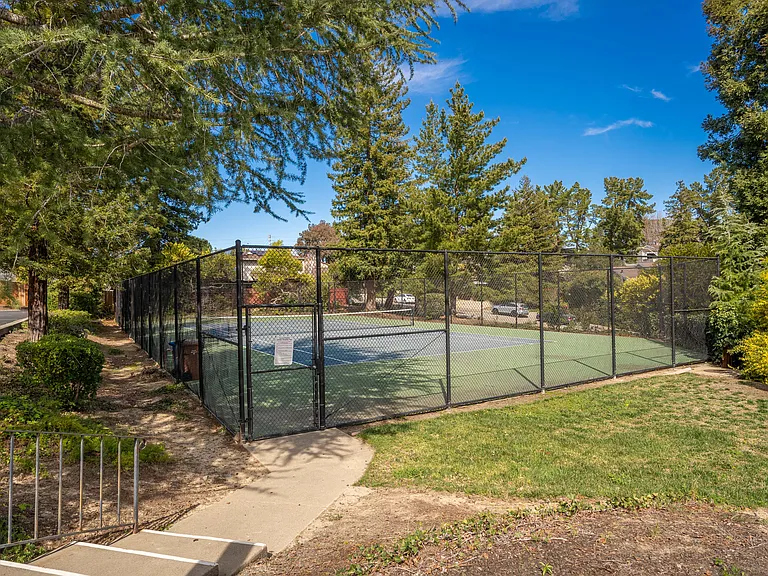 355 Ridgeview Dr — Photo 43