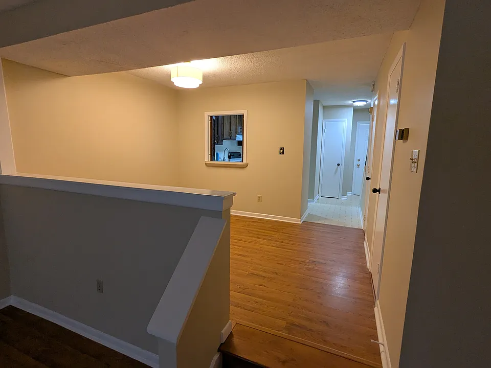 206 N Dixon Ave #206