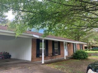1212 Valley Dr, Laurel, MS 39440