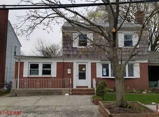 305 S 8th St, New Hyde Park, NY 11040