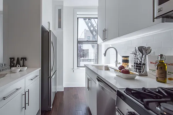 Rented by Thor Equities | media 2