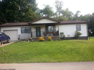 514 Ohio Ave, Westover, WV 26501
