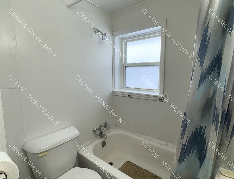 5485 Detroit St — Photo 9