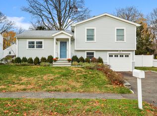 41 Mary Ln, Riverside, CT 06878